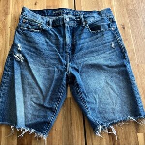 American Eagle Men’s Distressed Denim Cutoff Shorts Size 33